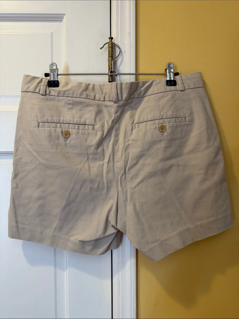 Banana Republic Beige Khaki Bermuda Shorts size 6